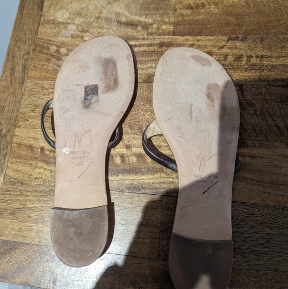 Giuseppe Zanotti pewter Leather Jewel Embellished Thong Sandals Sz 40/9 - Picture 3 of 5